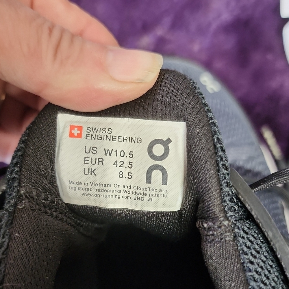 On Women's Black Sneakers sz 10.5 - Picture 13 of 13